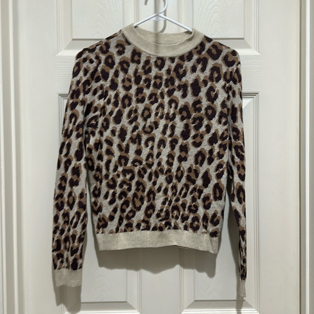 A New Day Leopard Print Sweater Women's Size XS Crew Neck Long Sleeve